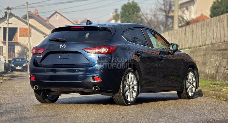 Mazda 3 G-120, BOSE, CH