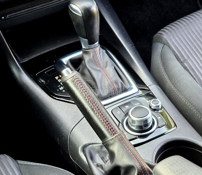 Mazda 3 G-120, BOSE, CH