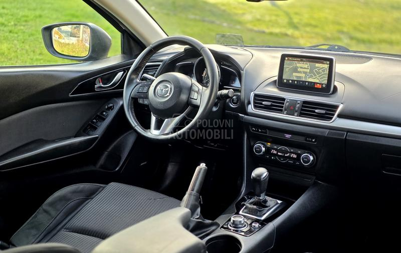 Mazda 3 G-120, BOSE, CH