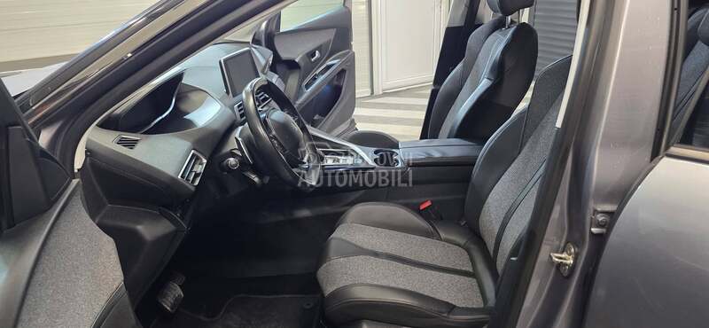 Peugeot 3008 1.6hdi allure T.O.P