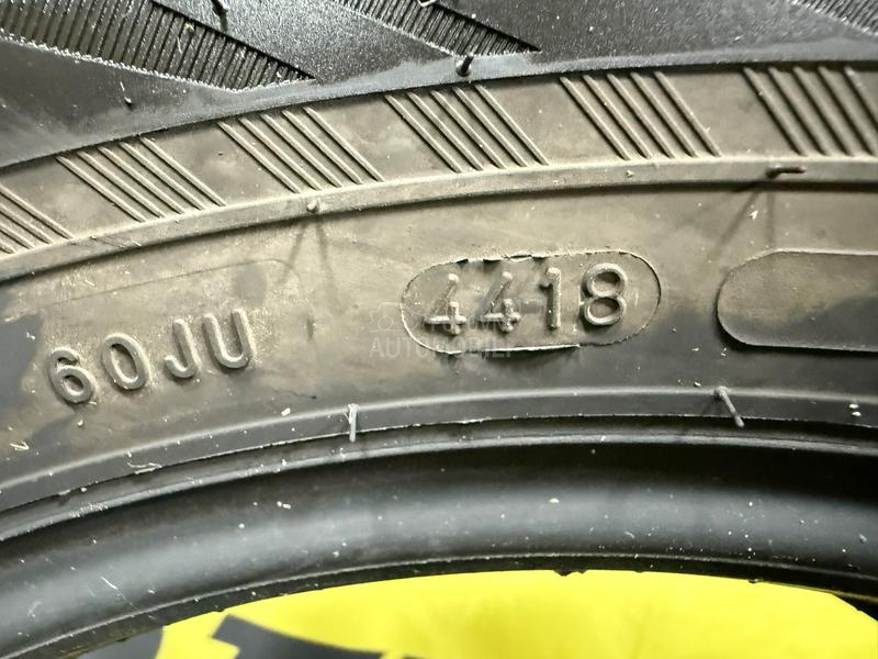 Nokian 215/60 R16 Zimska