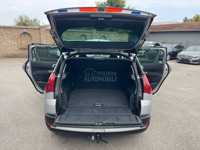 Peugeot 3008 P A N O. A U T