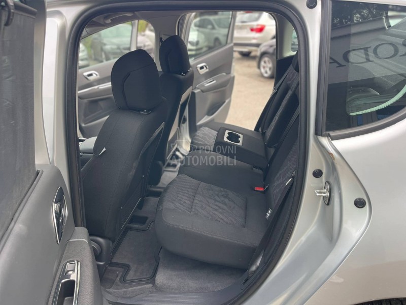 Peugeot 3008 P A N O. A U T