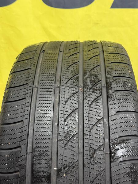 Tracmax 275/35 R19 Zimska
