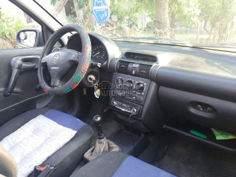 Opel Corsa B 1.0