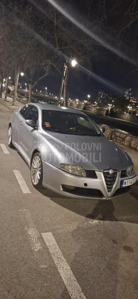 Alfa Romeo GT 