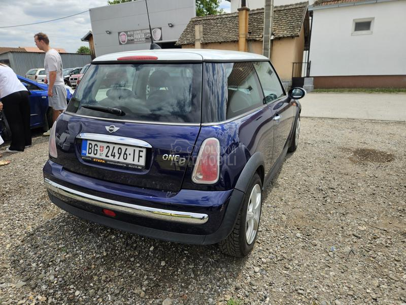 MINI One 