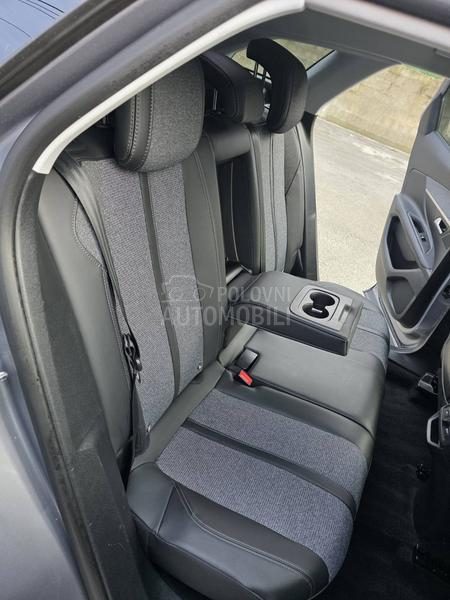 Peugeot 3008 1.6 HDI ALLURE