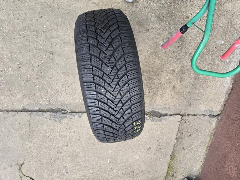 Continental 225/50 R17 Zimska