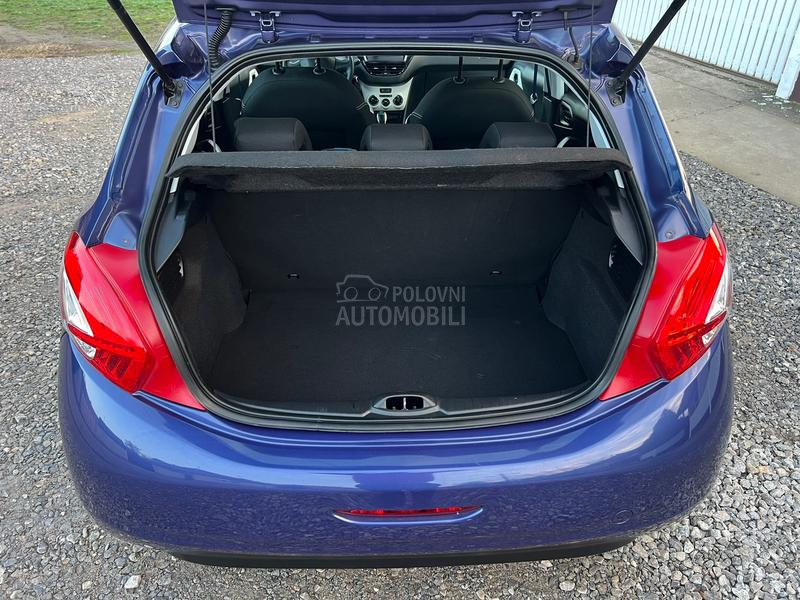 Peugeot 208 122.000 K.M