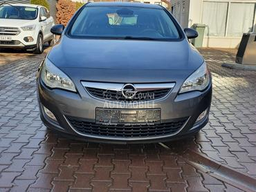 Opel Astra J 1.6, b.e.n.z.i.n.