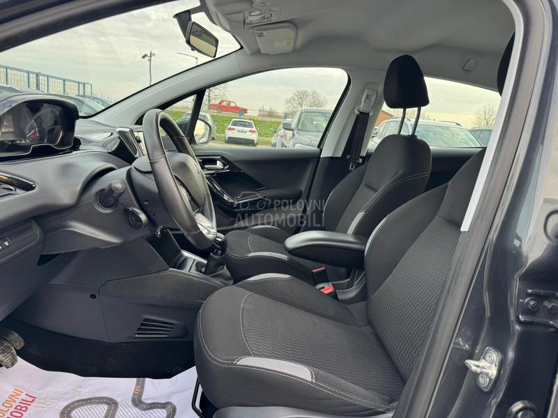Peugeot 208 LED
