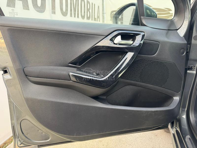 Peugeot 208 LED