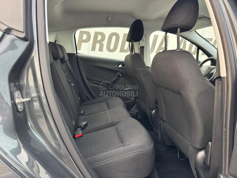 Peugeot 208 LED