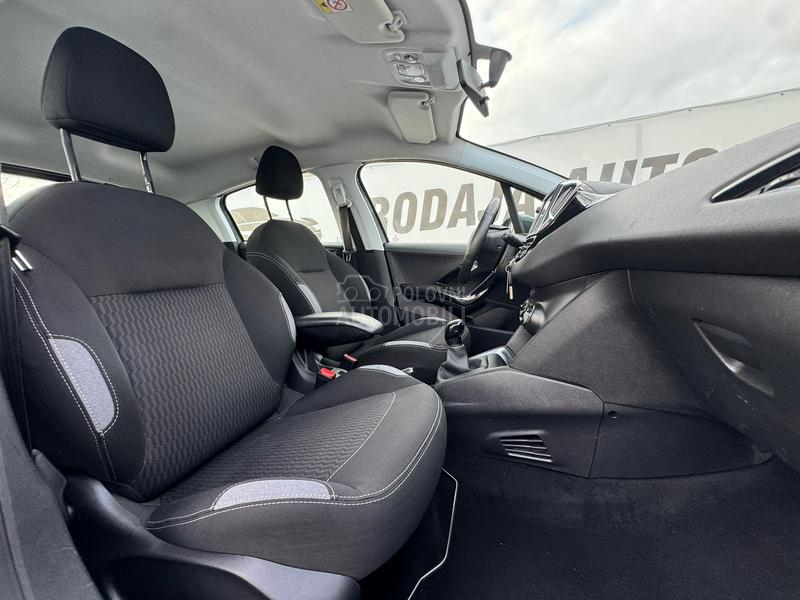 Peugeot 208 LED