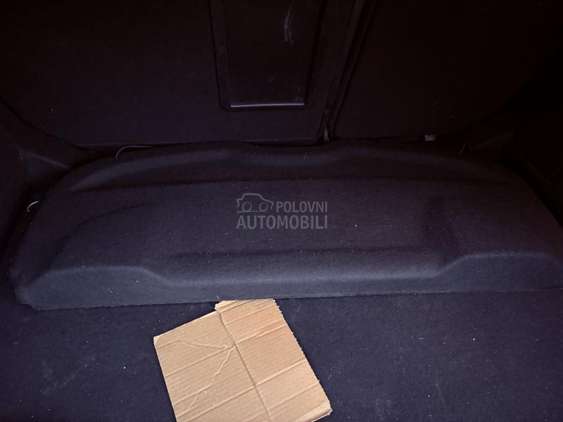 tepih polica gepeka roletna