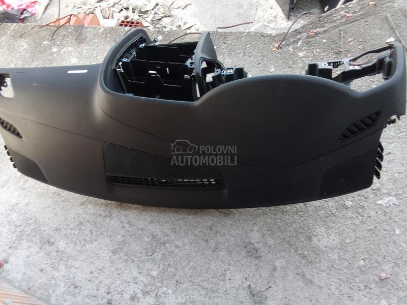 Tabla     -instrument tabla