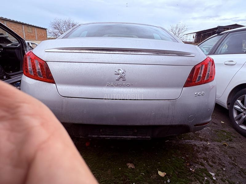 gepek vrata parking senzori