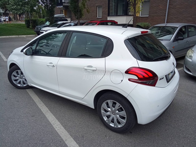 Peugeot 208 7,7,0,0,0 k,m