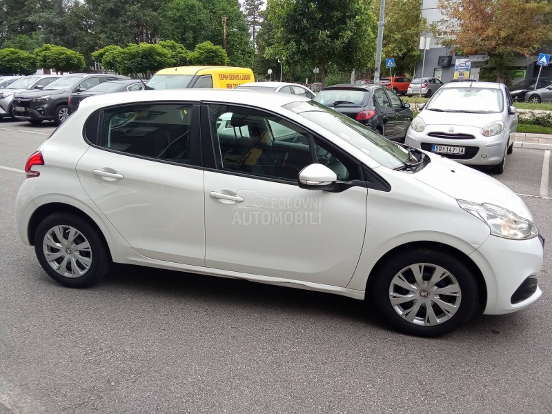 Peugeot 208 7,7,0,0,0 k,m