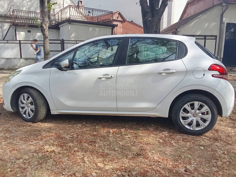 Peugeot 208 7,7,0,0,0 k,m