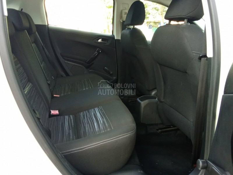Peugeot 208 7,7,0,0,0 k,m