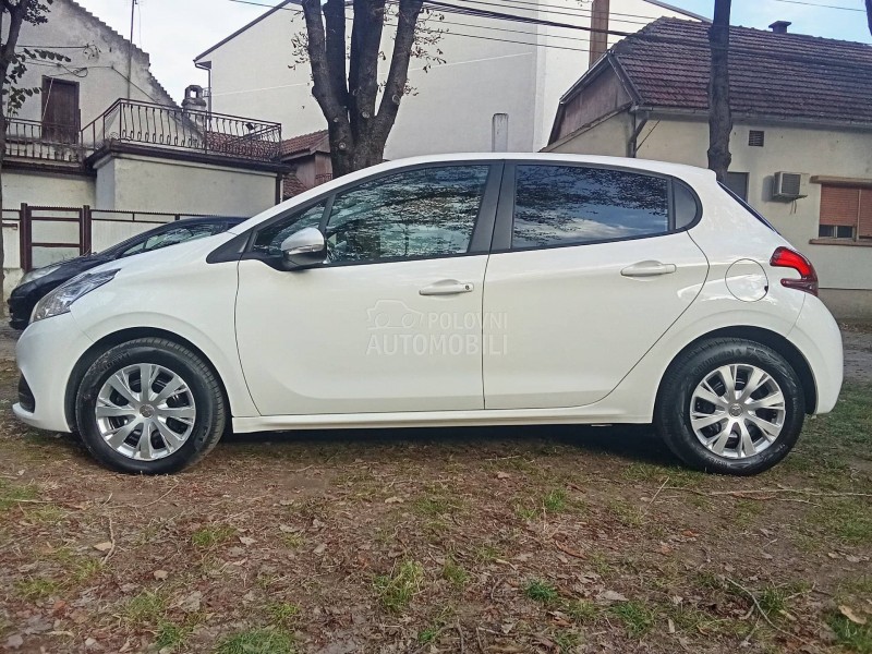 Peugeot 208 7,7,0,0,0 k,m