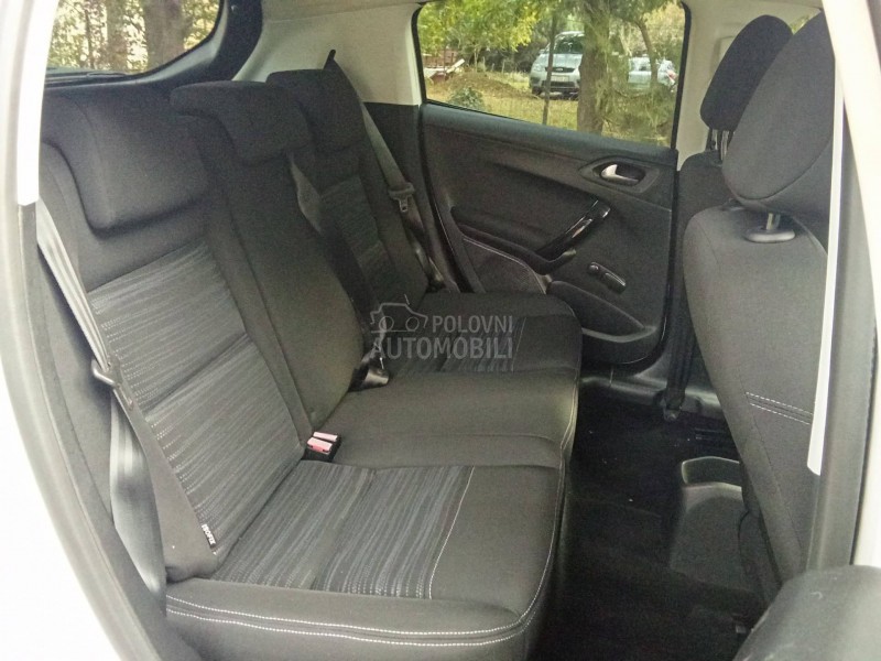 Peugeot 208 7,7,0,0,0 k,m