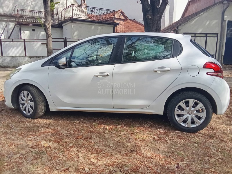 Peugeot 208 7,7,0,0,0 k,m
