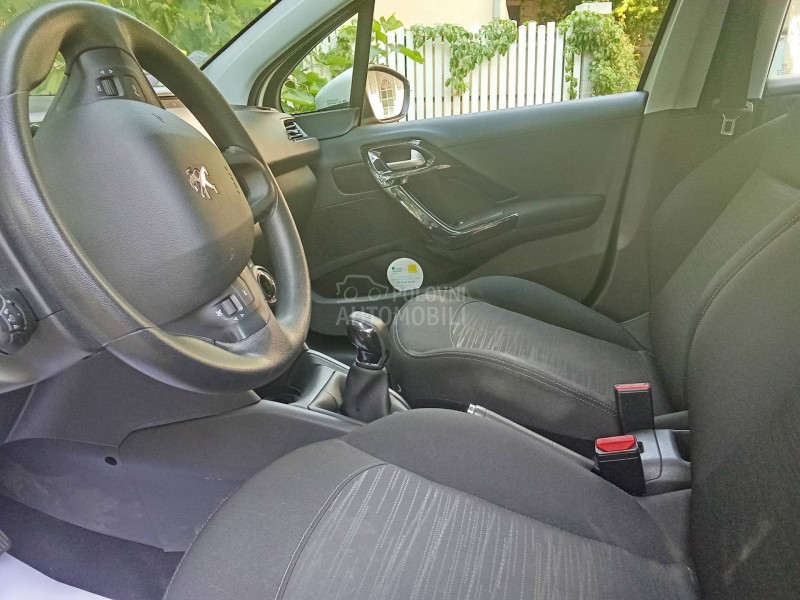 Peugeot 208 8,5,0,0,0.k.m