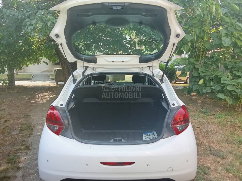 Peugeot 208 8,5,0,0,0.k.m