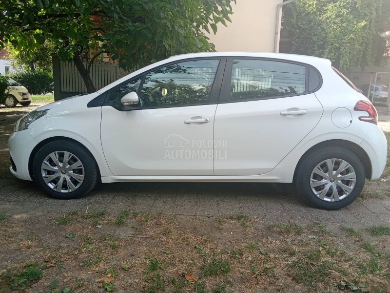 Peugeot 208 8,5,0,0,0.k.m