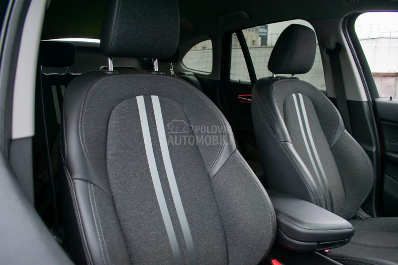 BMW X1 BMV X1 XDRIVE25E 5D