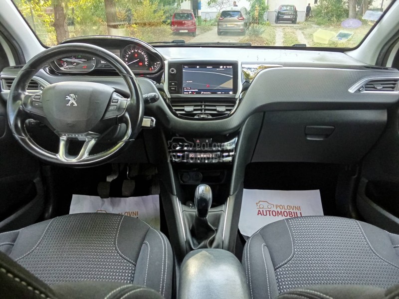 Peugeot 208 ALLURE