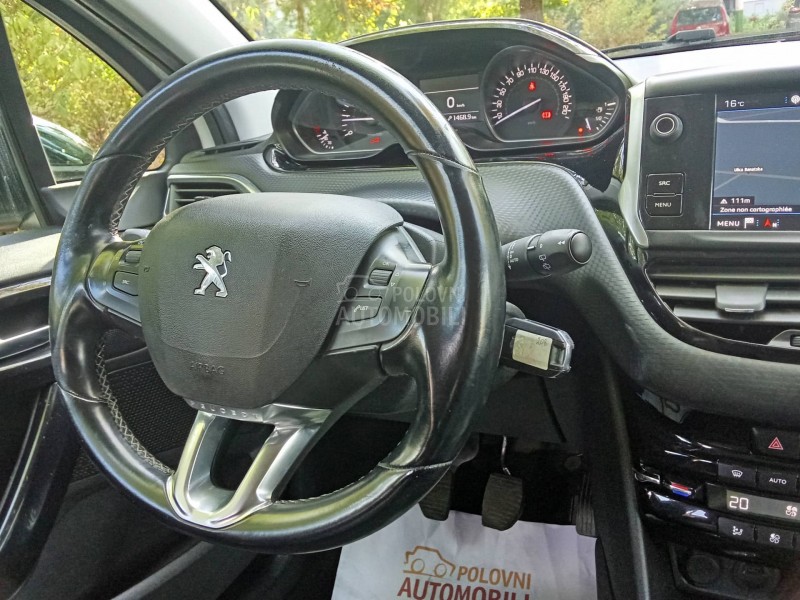 Peugeot 208 ALLURE