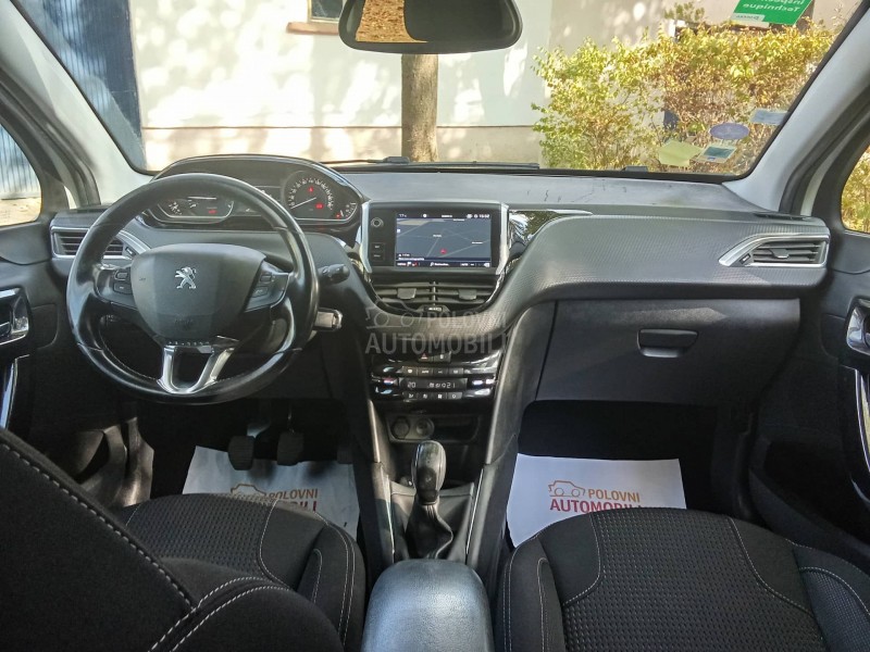 Peugeot 208 ALLURE