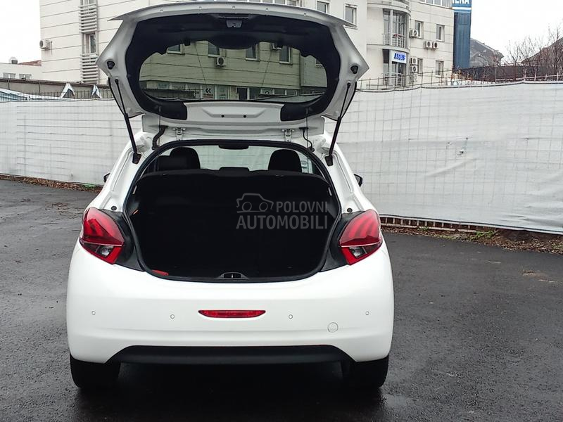 Peugeot 208 ALLURE