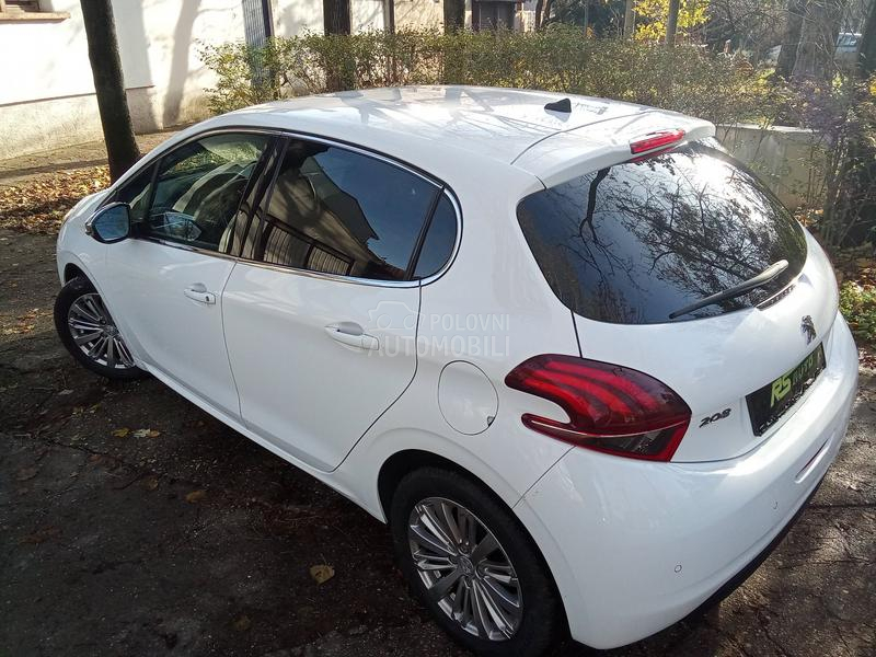 Peugeot 208 ALLURE