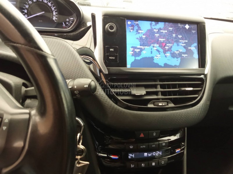 Peugeot 208 ALLURE
