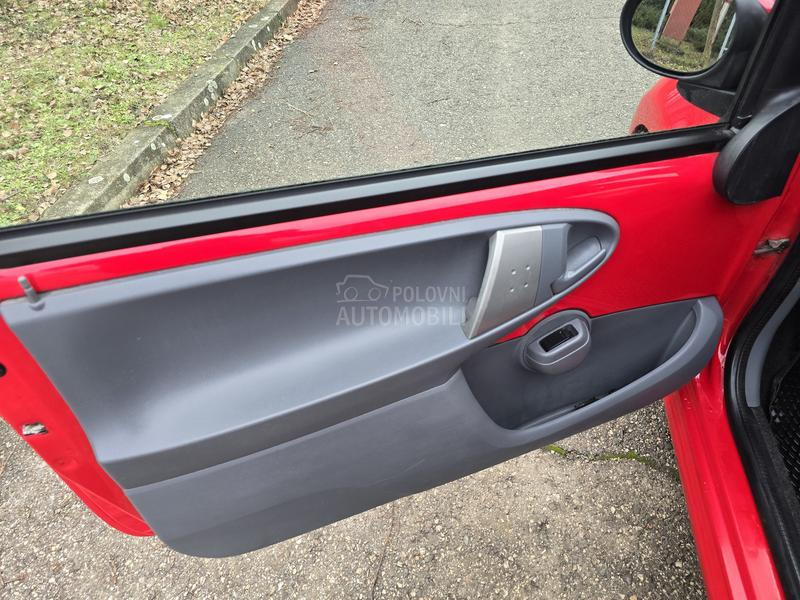 Peugeot 107 1.0B