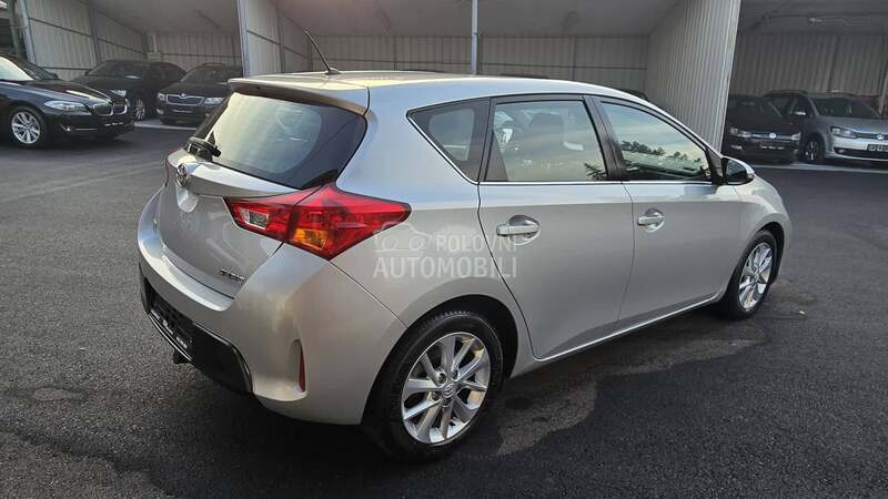 Toyota Auris 1.4 D-4D N A V