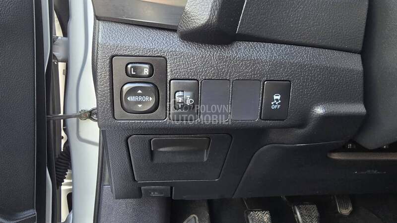 Toyota Auris 1.4 D-4D N A V