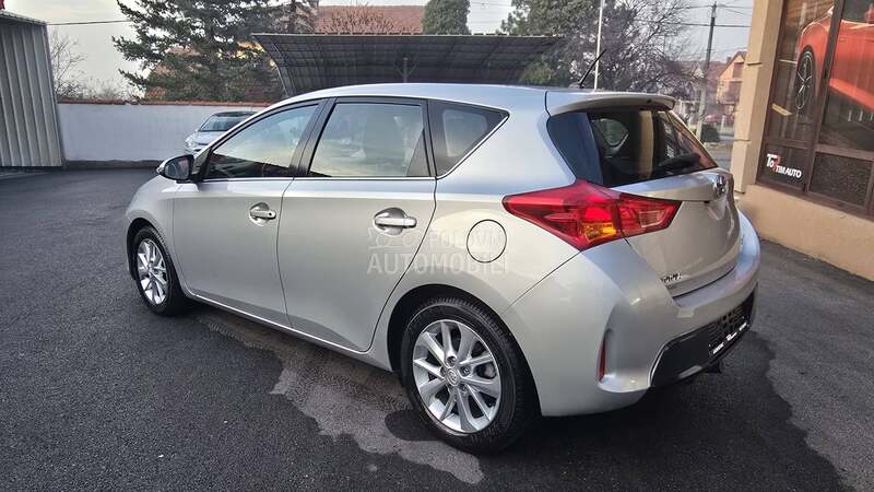 Toyota Auris 1.4 D-4D N A V