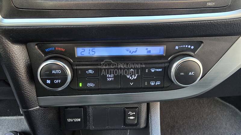 Toyota Auris 1.4 D-4D N A V