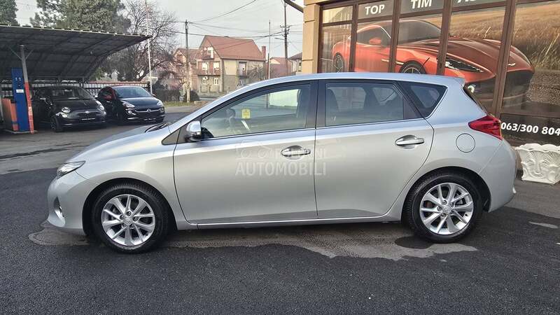 Toyota Auris 1.4 D-4D N A V