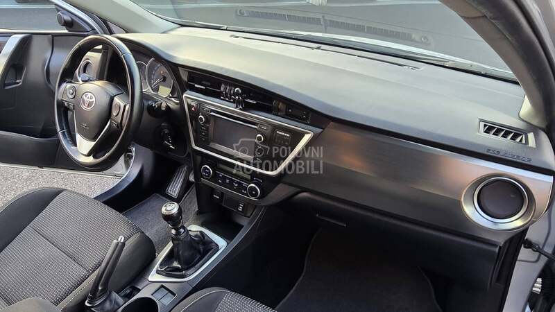 Toyota Auris 1.4 D-4D N A V