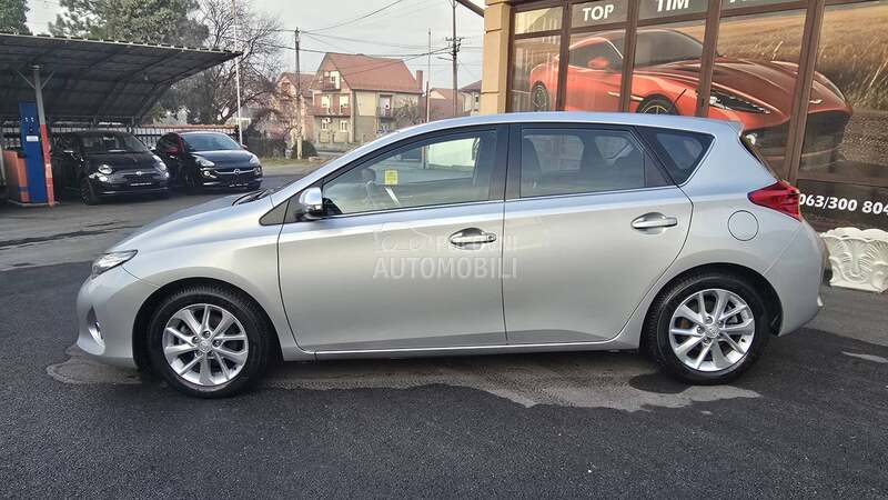 Toyota Auris 1.4 D-4D N A V