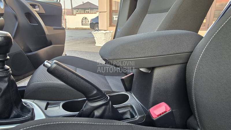 Toyota Auris 1.4 D-4D N A V