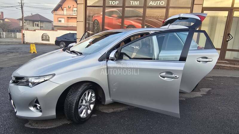 Toyota Auris 1.4 D-4D N A V