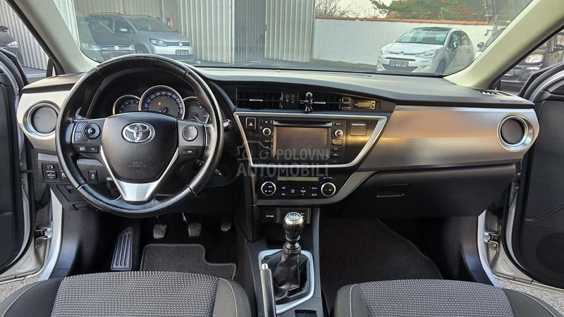 Toyota Auris 1.4 D-4D N A V